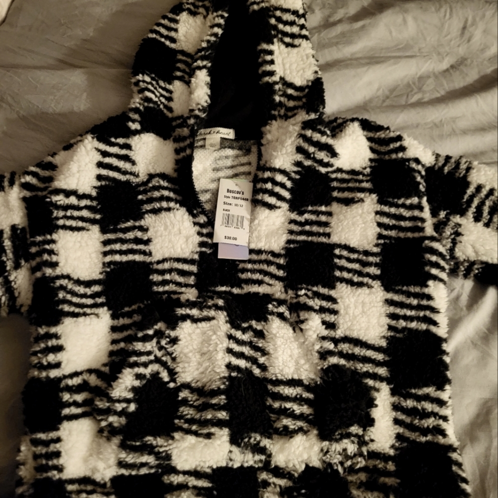 Hooded sweater